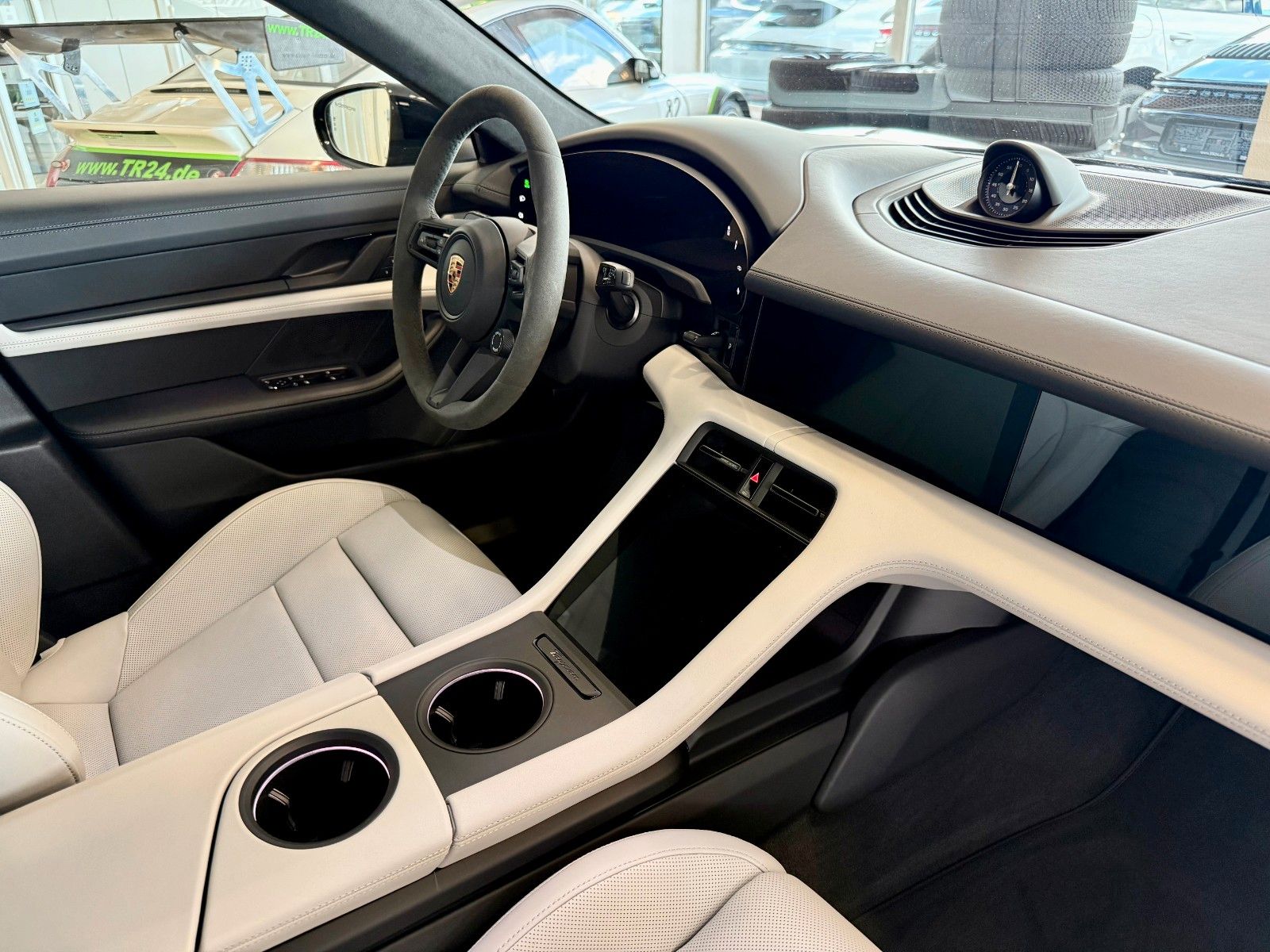 Porsche Taycan Sport Turismo GTS Panorama/ACC/APPROVED