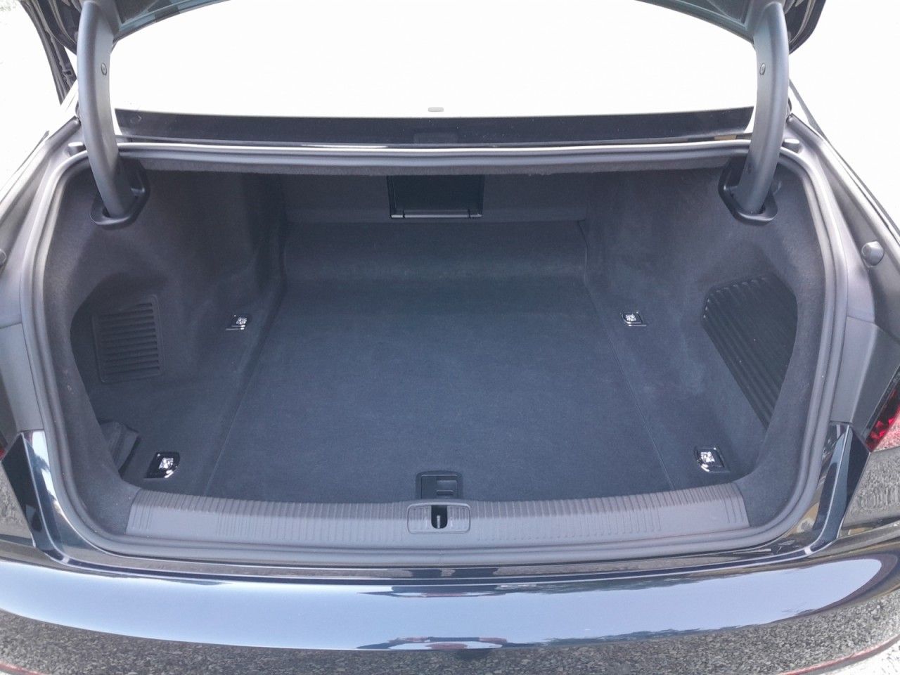 Audi A8 60 4.0 TDI quattro - Samsaru's Car Outlet
