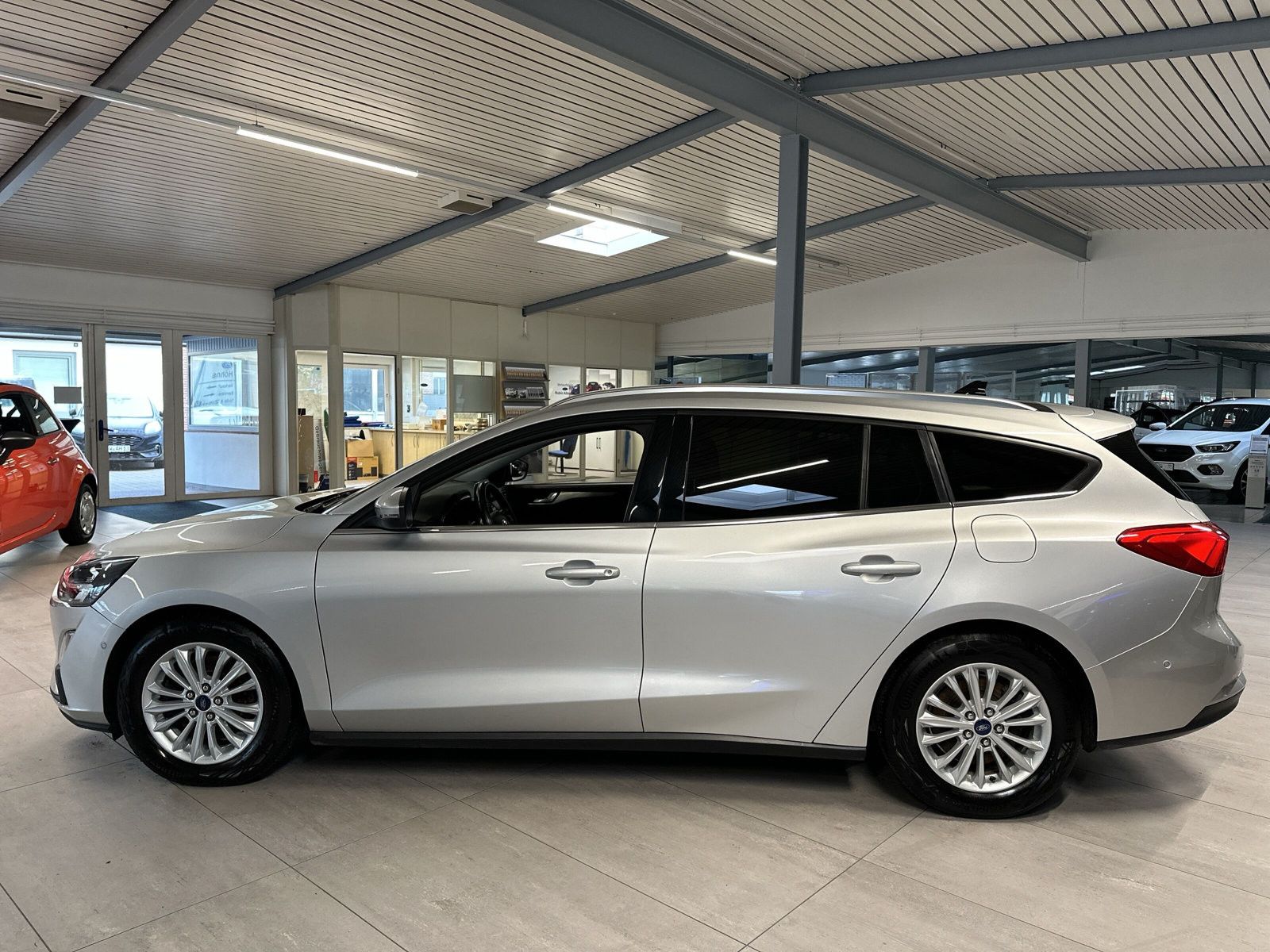 Ford Focus Turnier Titanium - Samsaru's Car Outlet