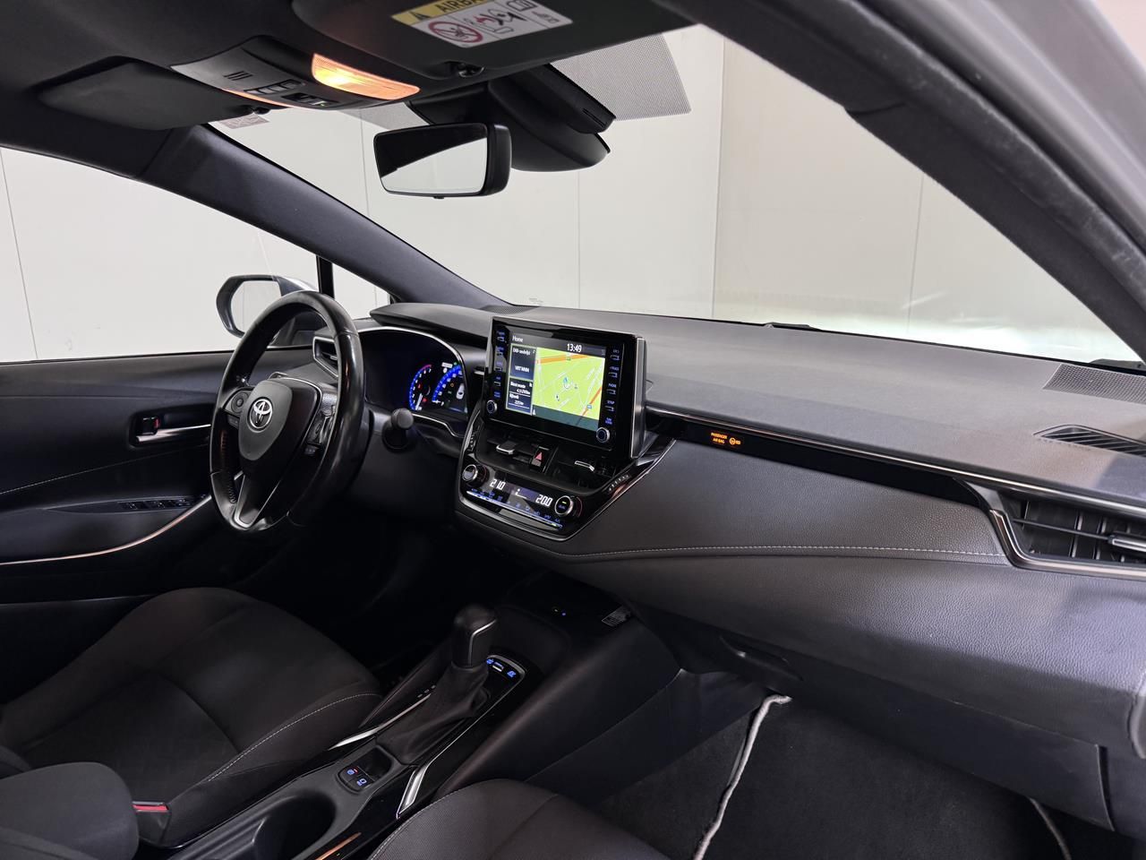 Toyota Corolla 1.8 Hybrid - Samsaru's Car Outlet