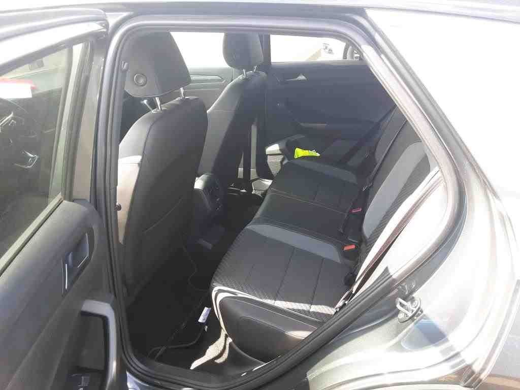 Volkswagen T-Roc 1.5 TSI DSG R-LINE - Samsaru's Car Outlet