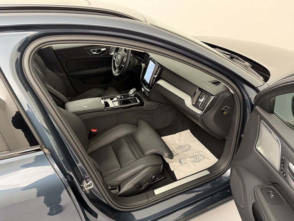 Volvo V60 T8 Ultra Dark Plug-In Hybrid AWD PANO 360°