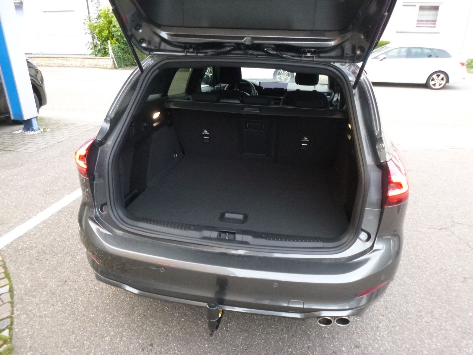 Ford Focus Turnier 1.0 EcoBoost MHEV ST-Line X Auto