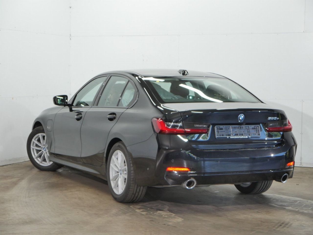 BMW 330e Lim - Samsaru's Car Outlet