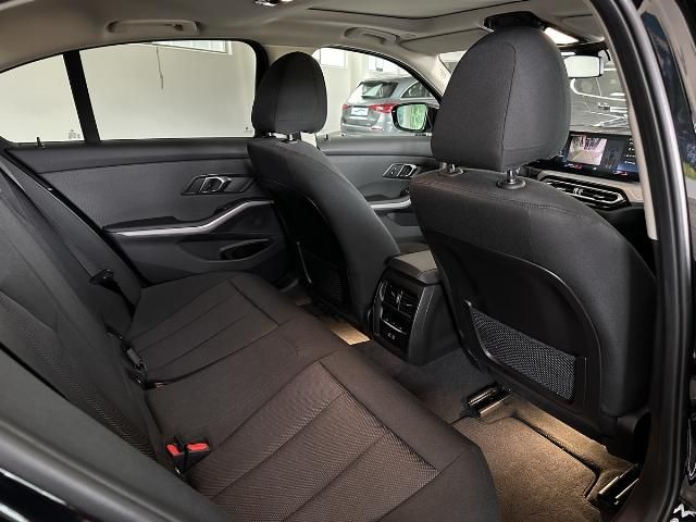 BMW 320 d Limousine xDrive Schiebedach Lenkrad behei