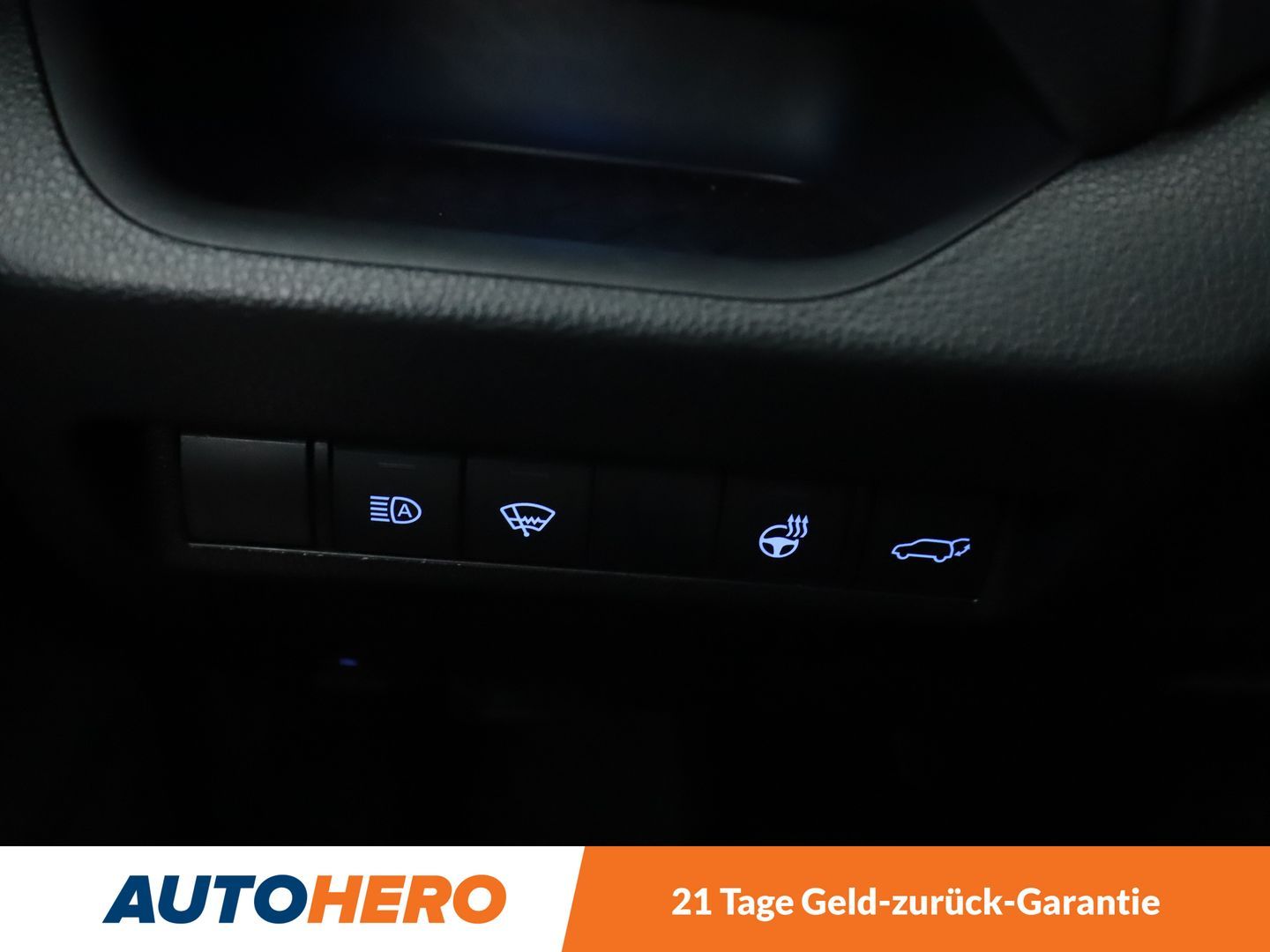 Toyota RAV 4 2.5 Hybrid 4x4 - Samsaru's Car Outlet