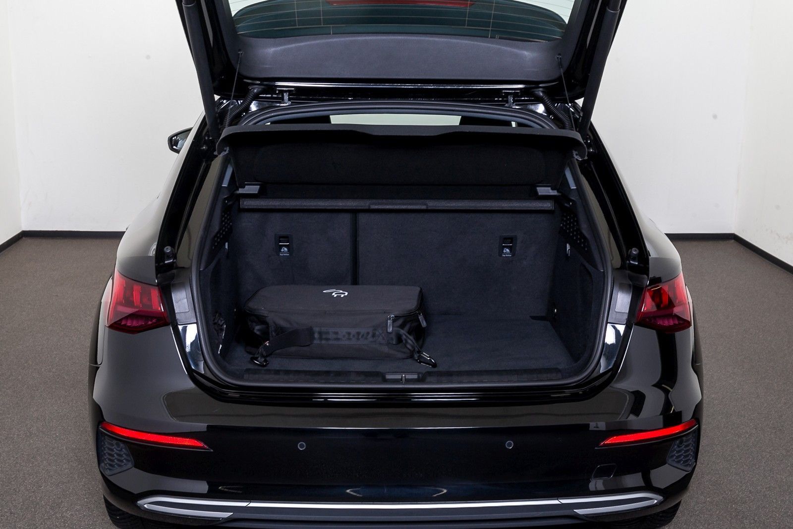 Audi A3 Sportback advanced 40 TFSI e S tr. - Samsaru's Car Outlet