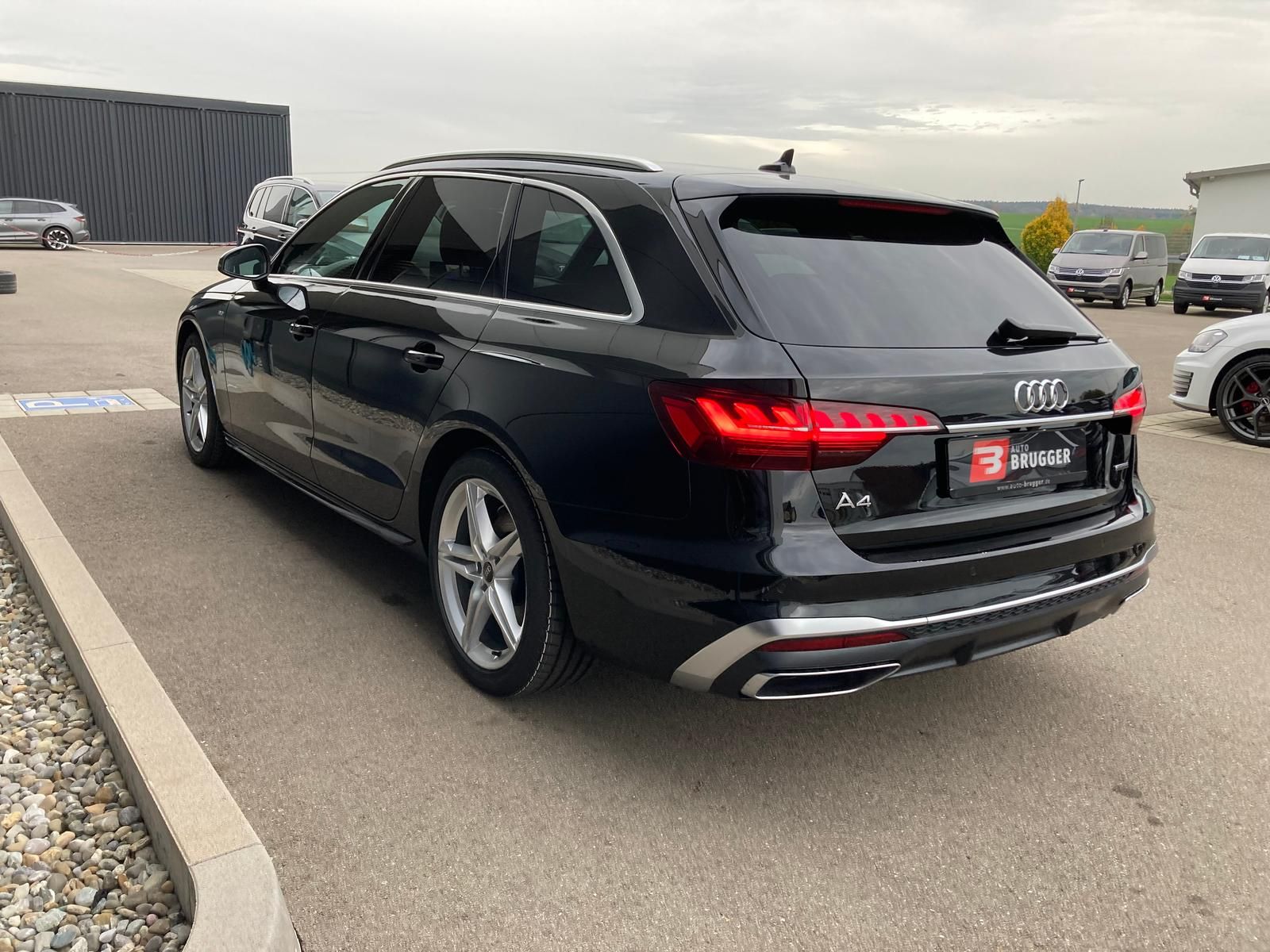 Audi A4 Avant 40 TDI quattro S line - Samsaru's Car Outlet