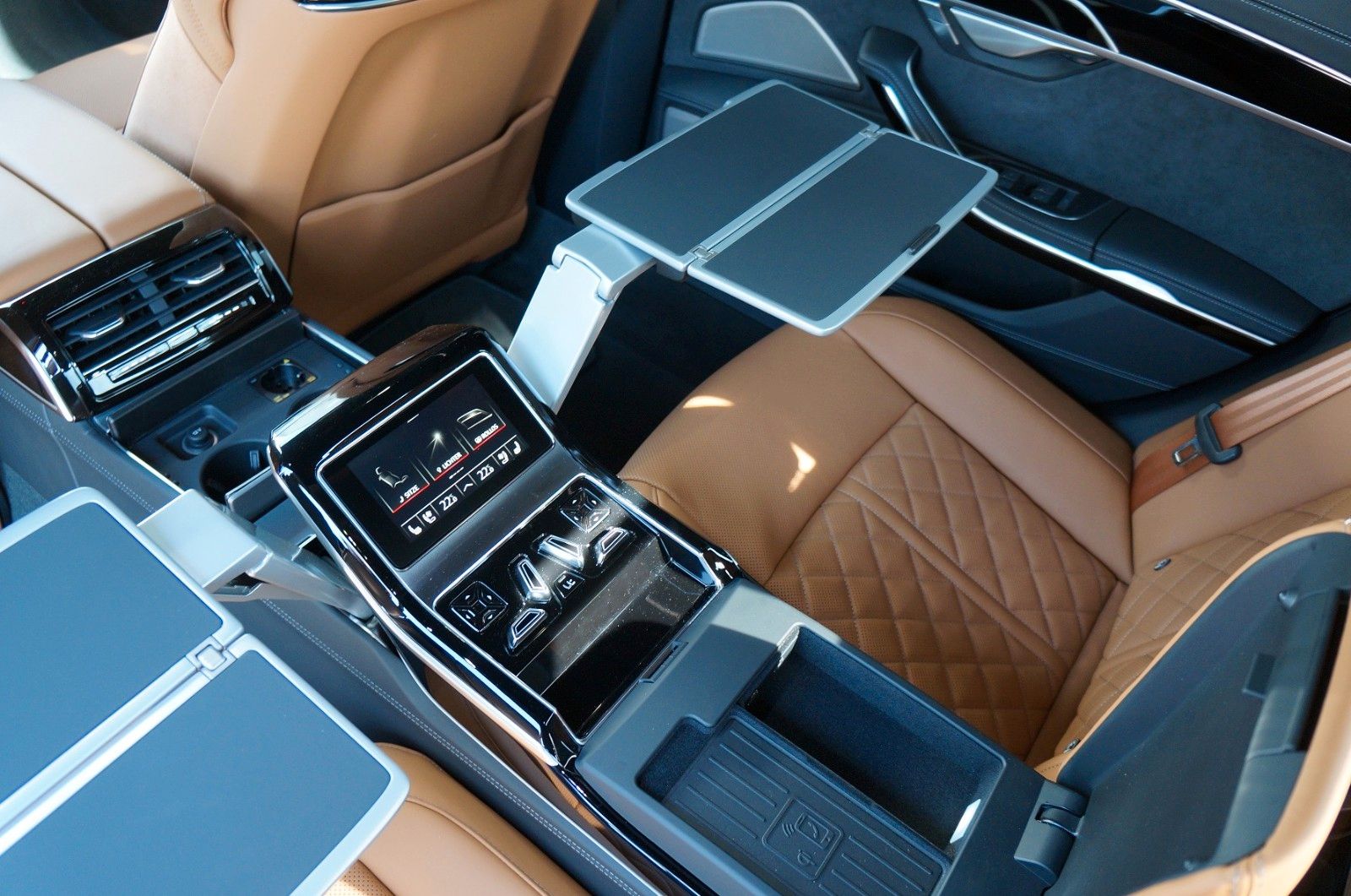 Audi A8L S line V8 60 TFSI - Samsaru's Car Outlet
