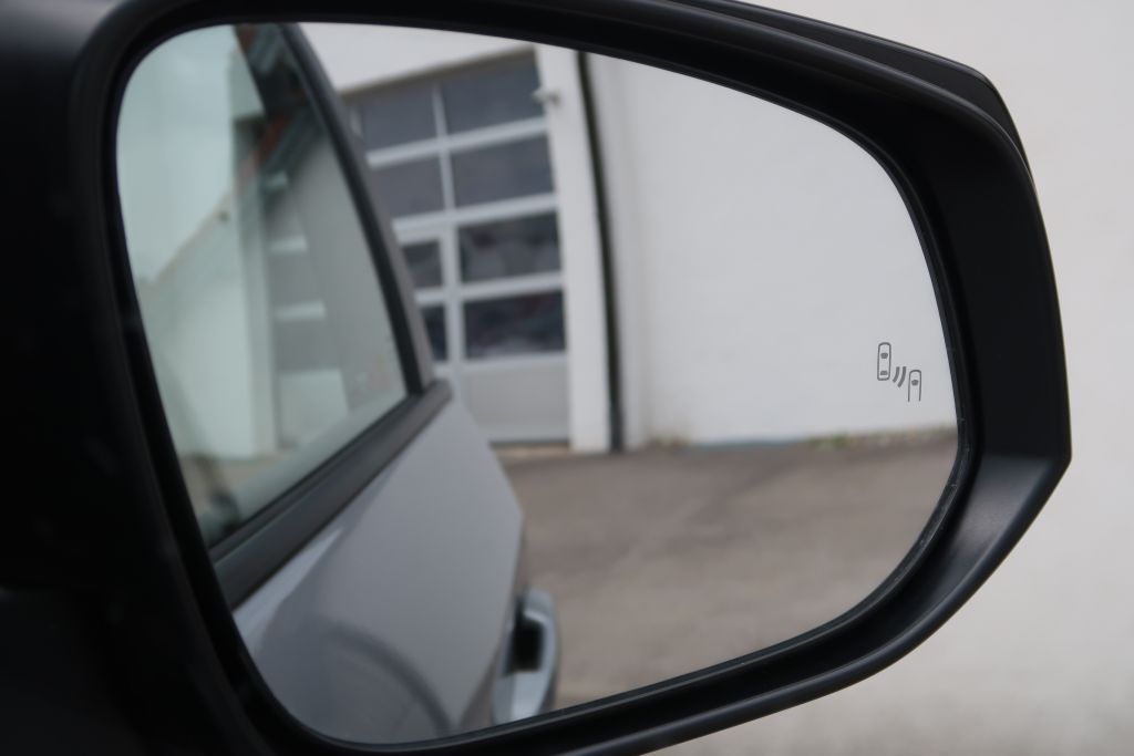 Toyota RAV 4 Plug-in-Hybrid - Samsaru's Car Outlet