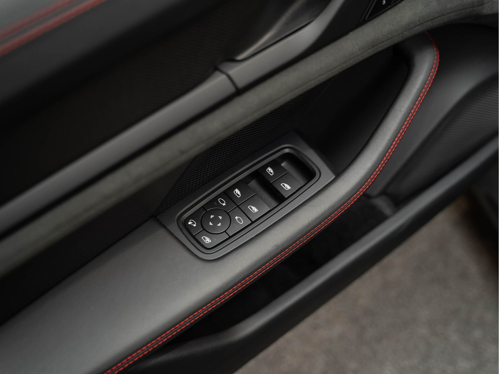 Porsche Taycan GTS Sport Turismo Sport Design Carbon Spo