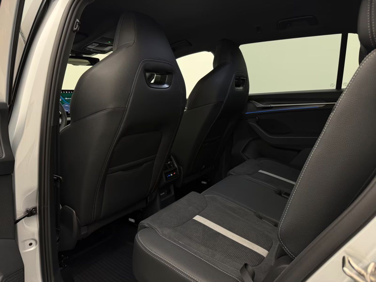 Skoda Kodiaq 2.0 TDI 4x4 Sportline +STDHZ+360+20"+AHK+