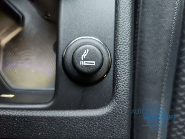 Volkswagen Golf VIII 1.5 TSi Active - Samsaru's Car Outlet