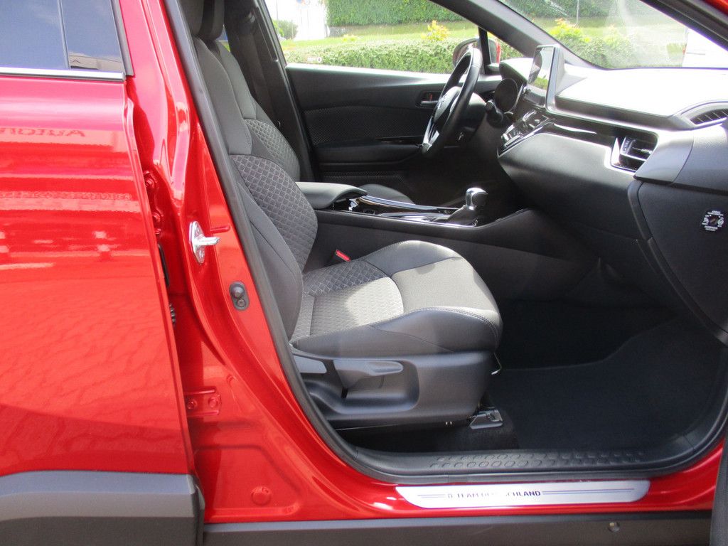 Toyota C-HR 2.0 Hybrid - Samsaru's Car Outlet