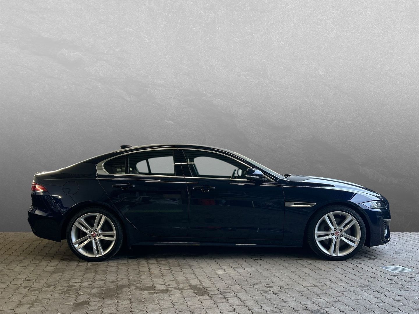 Jaguar XE R-Dynamic HSE P250 EU6d Winter-Paket Meridian