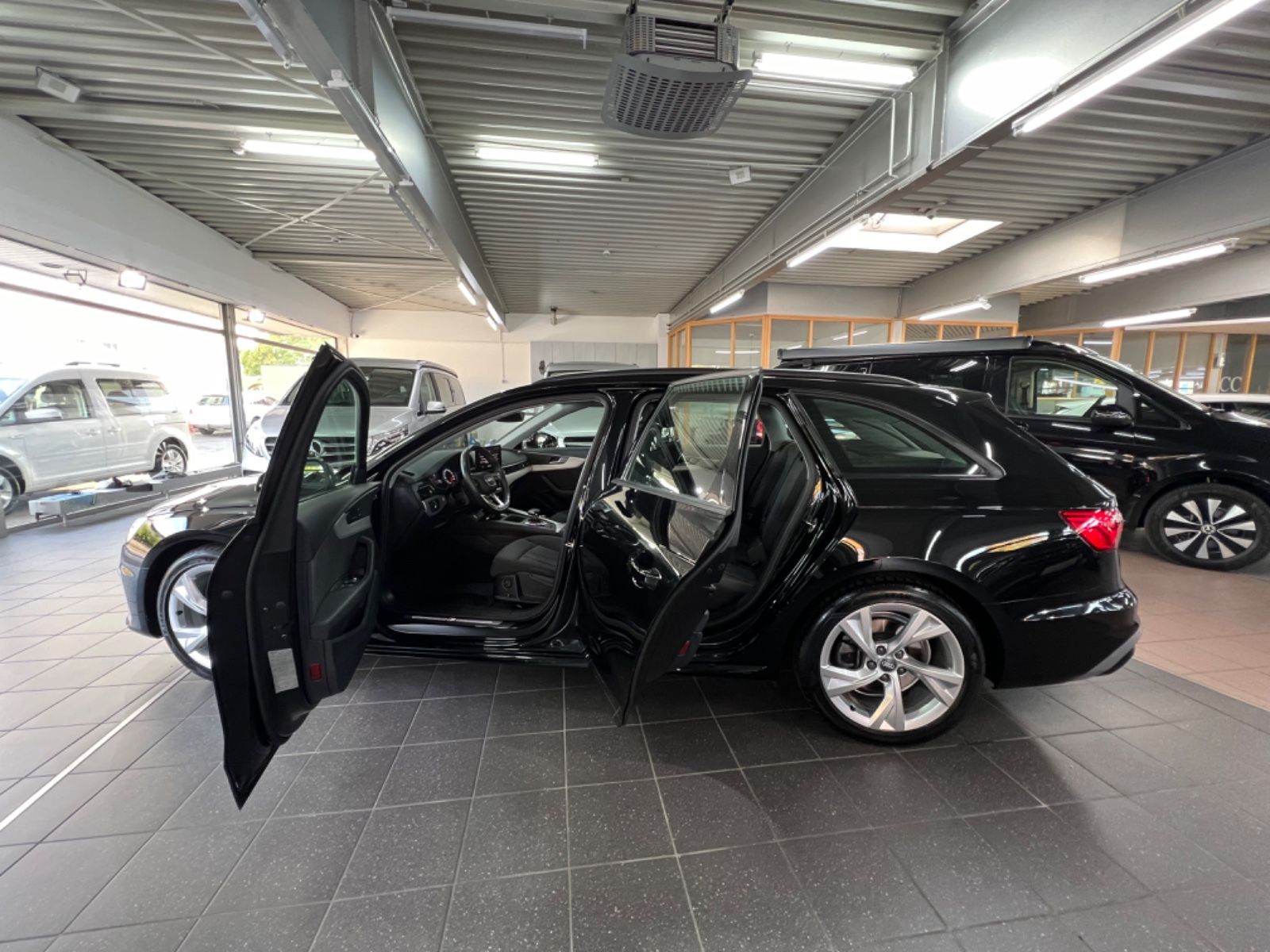 Audi A4 Avant 35 TDI S line - Samsaru's Car Outlet