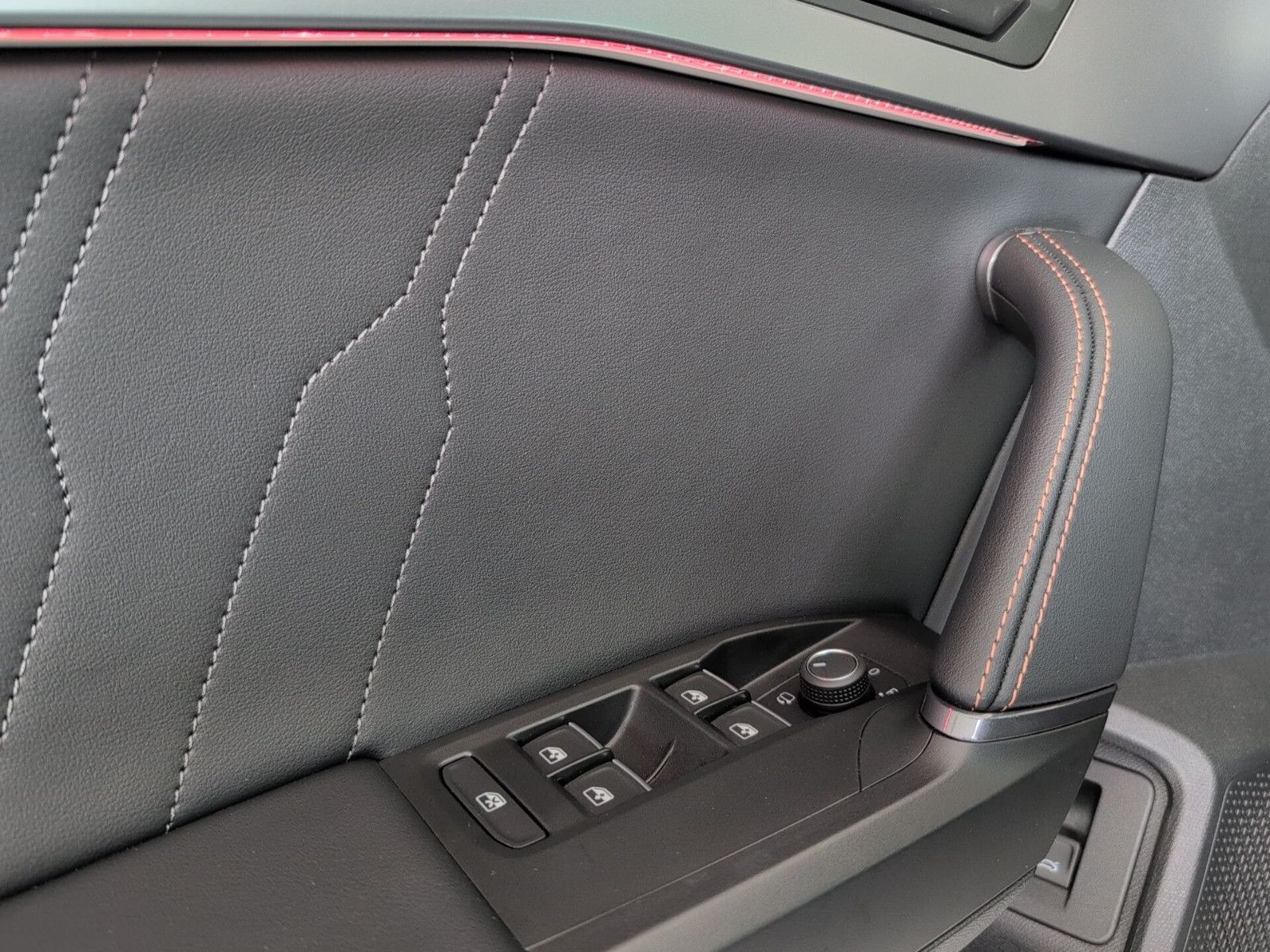 Cupra Formentor 2.0 TSI VZ AHK PANO LEDER COPPER MATT