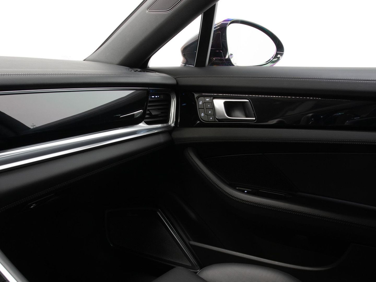 Porsche Panamera 4 E-Hybrid Platinum Edition
