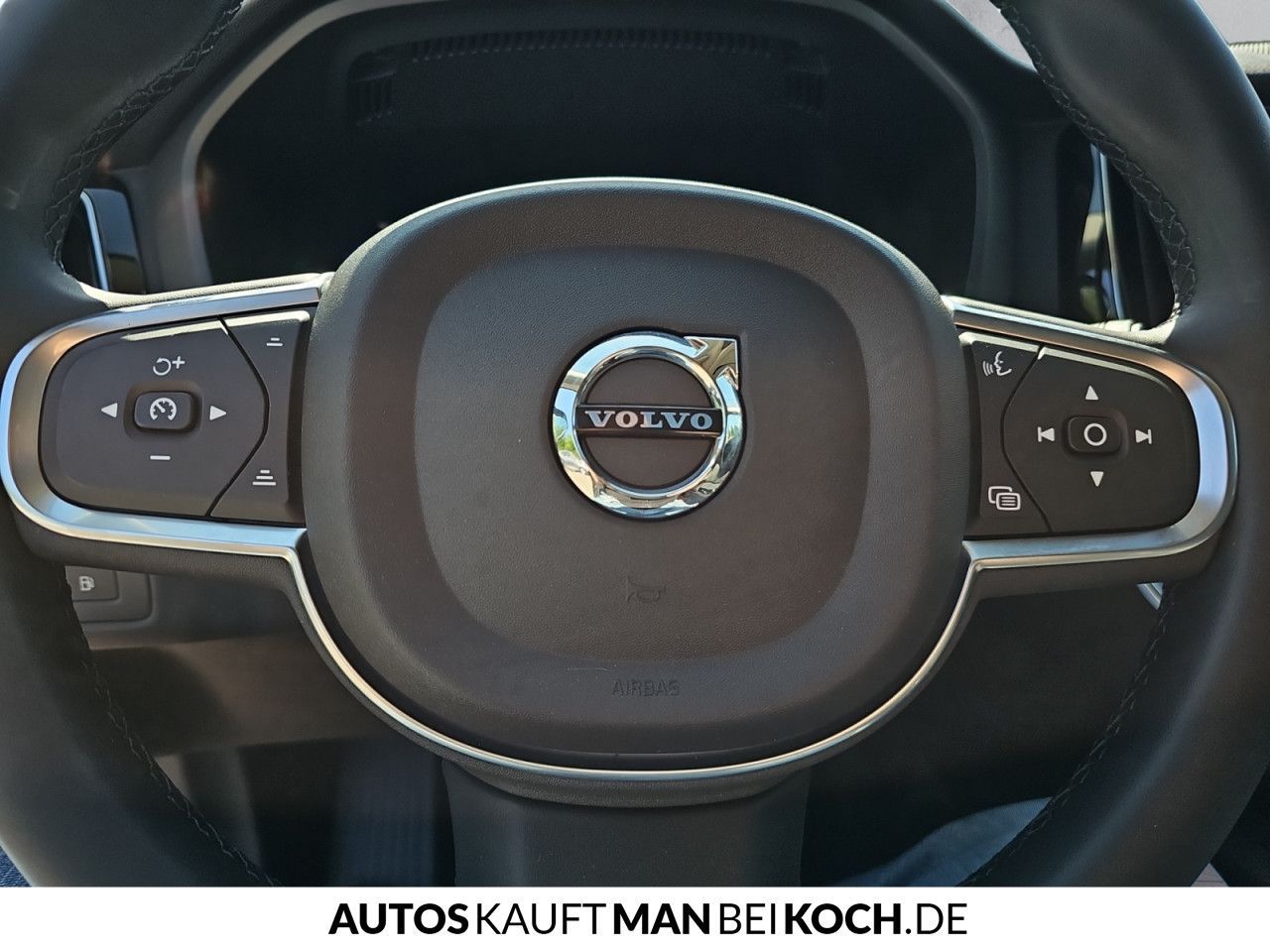 Volvo XC60 T6 Recharge AWD - Samsaru's Car Outlet