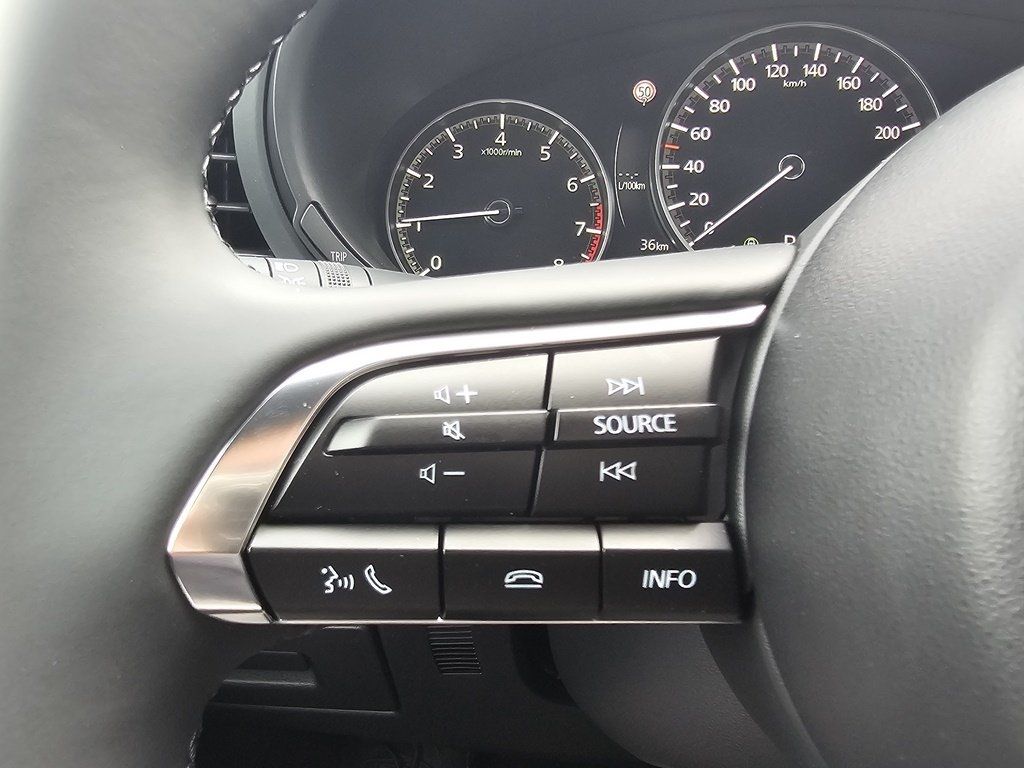 Mazda 3 2025 2.5L 140ps 6AT FWD Homura HUD Navi LED AC