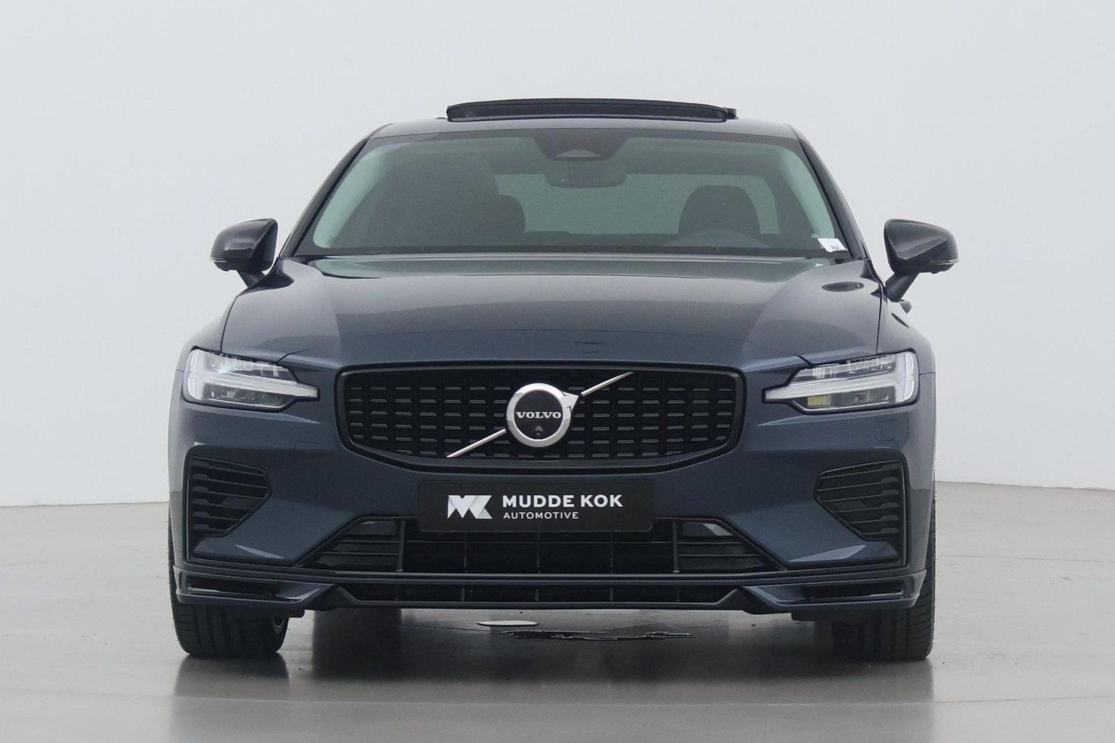 Volvo S60 T8 Recharge Ultimate Dark | HEICO SPORTIV |