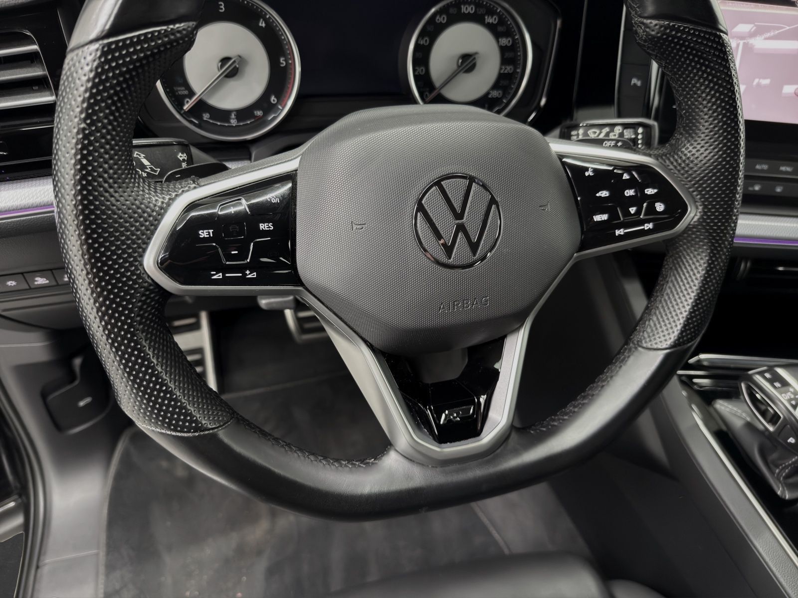 Volkswagen Touareg 3.0 TDI R-LINE BLACK - Samsaru's Car Outlet