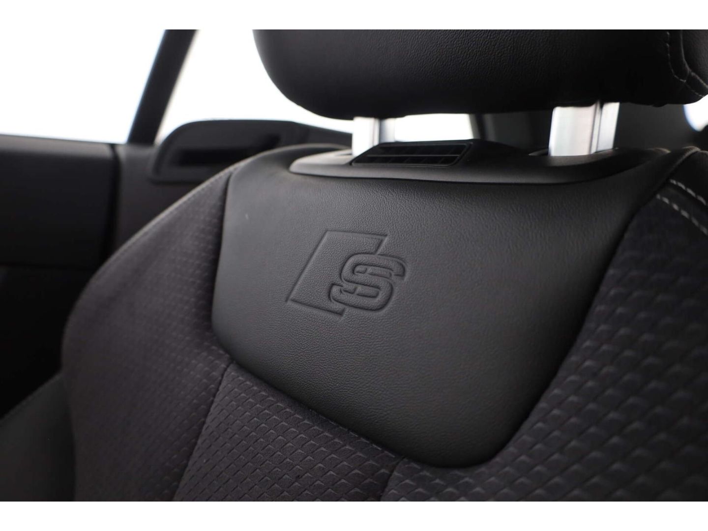 Audi A5 Cabriolet 45 TFSI qu S line AHK/HUD/NAV/19''