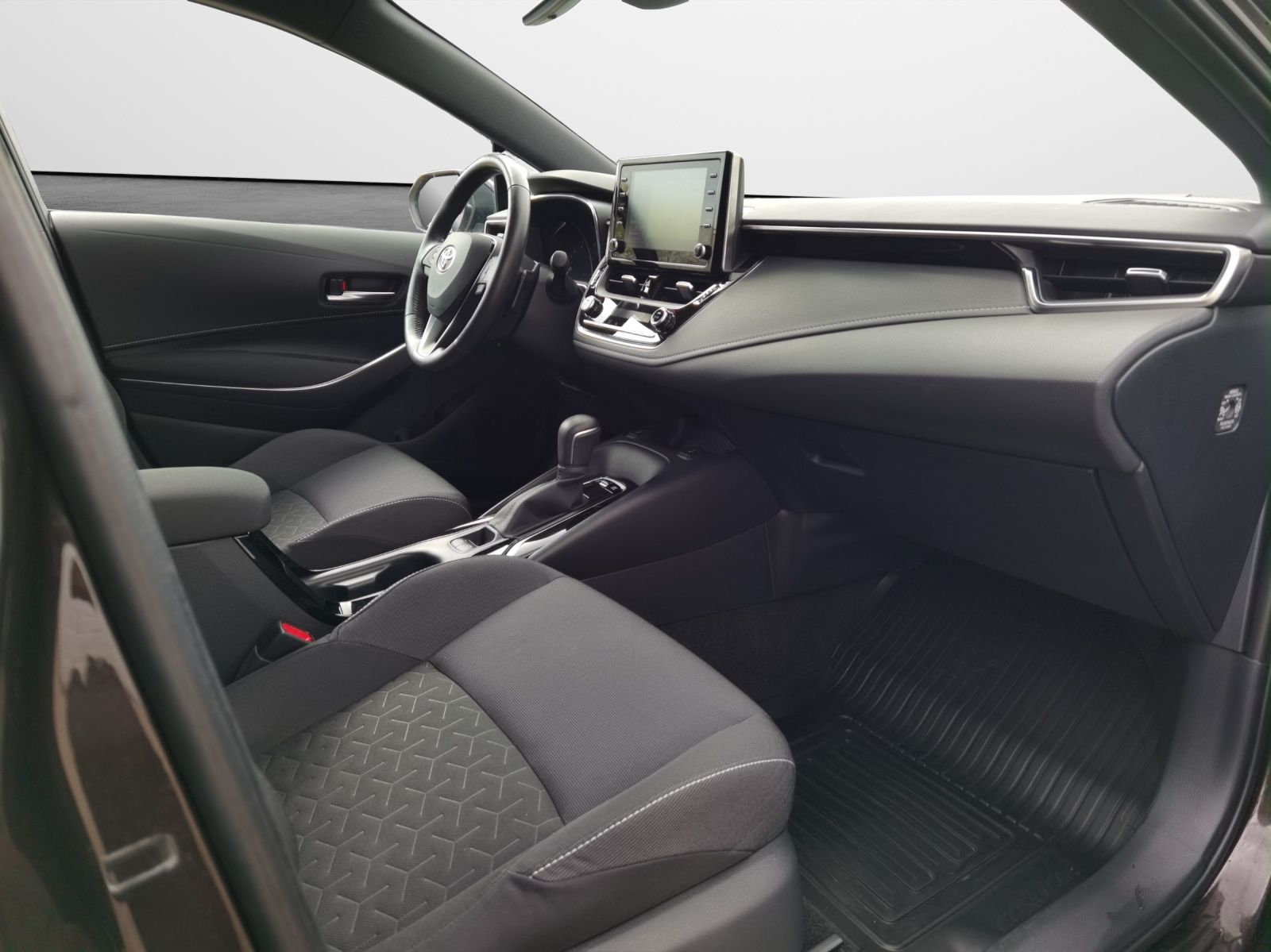 Toyota Corolla Touring Sports 2.0 Hybrid Comfort - Samsaru's Car Outlet