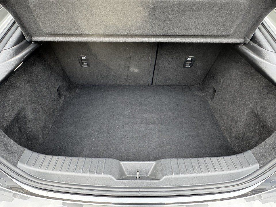 Mazda 3 2.0L e-SKYACTIV G 122ps 6AT FWD Homura