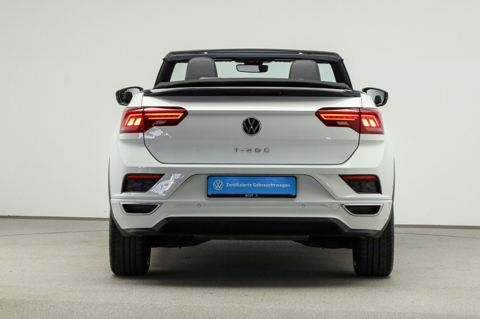 Volkswagen T-Roc Cabriolet 1.5 TSI DSG R-LINE Black - Samsaru's Car Outlet