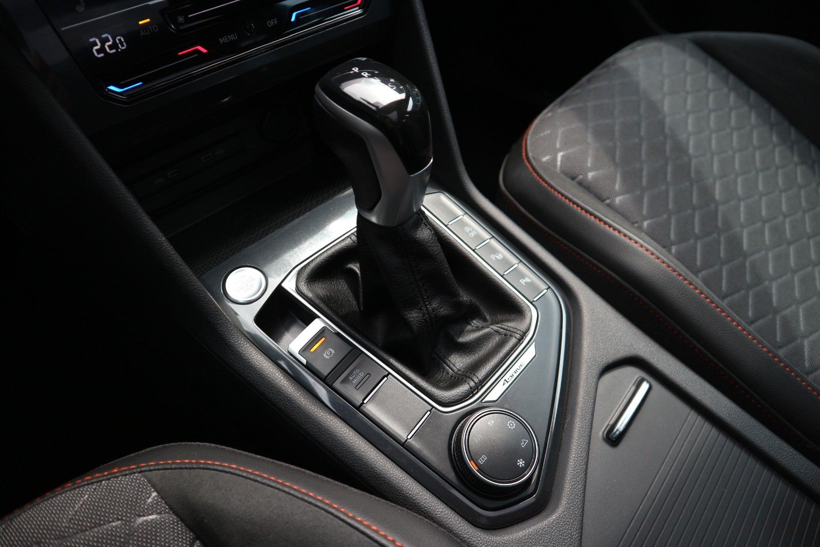 Seat Tarraco FR 4Drive *1.HD/7-SITZER/ACC/PANO/AHK*