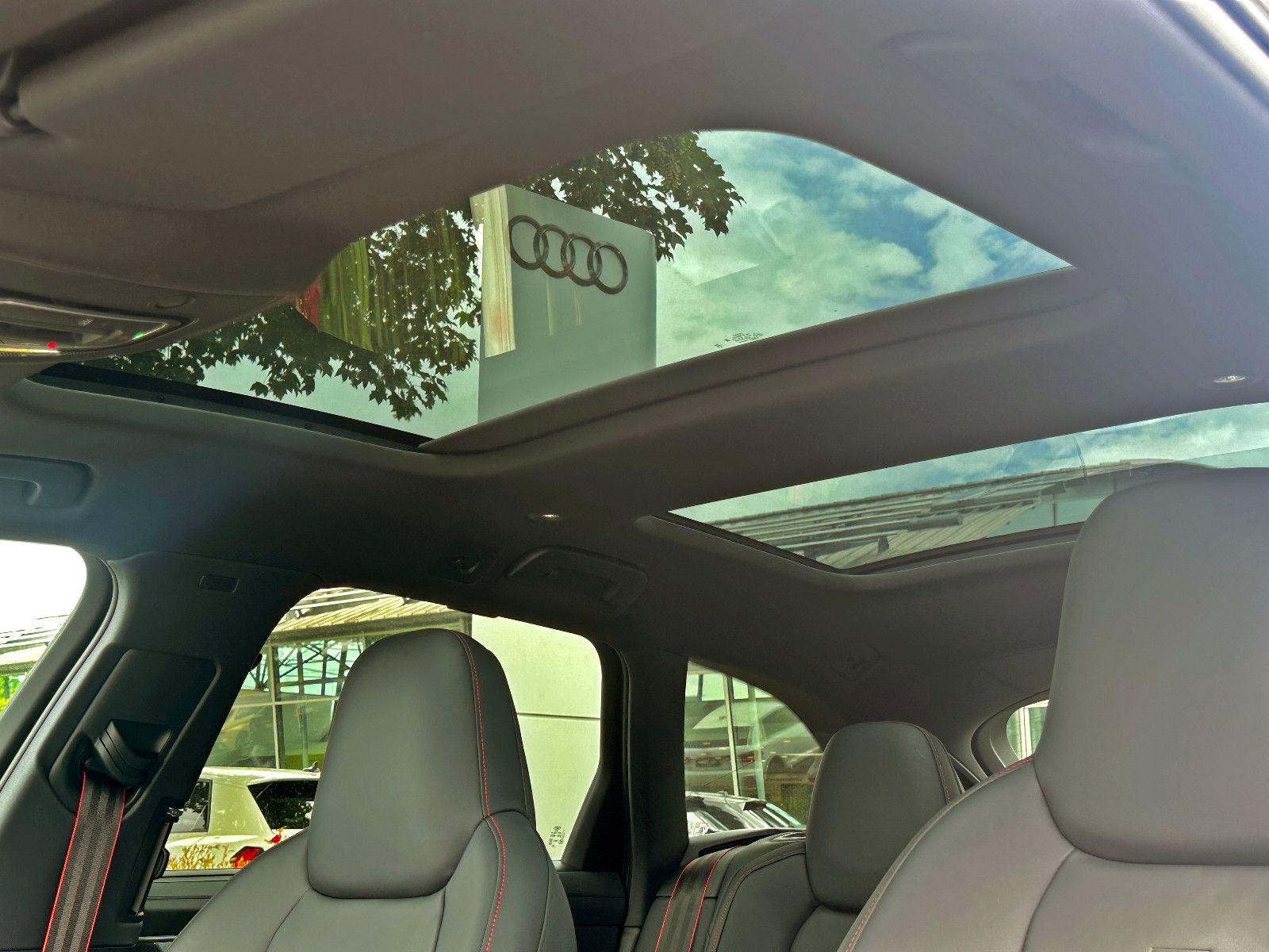Audi RS6 Avant BLACK PANO HUD NIGHT STHZG B&O 280km/h