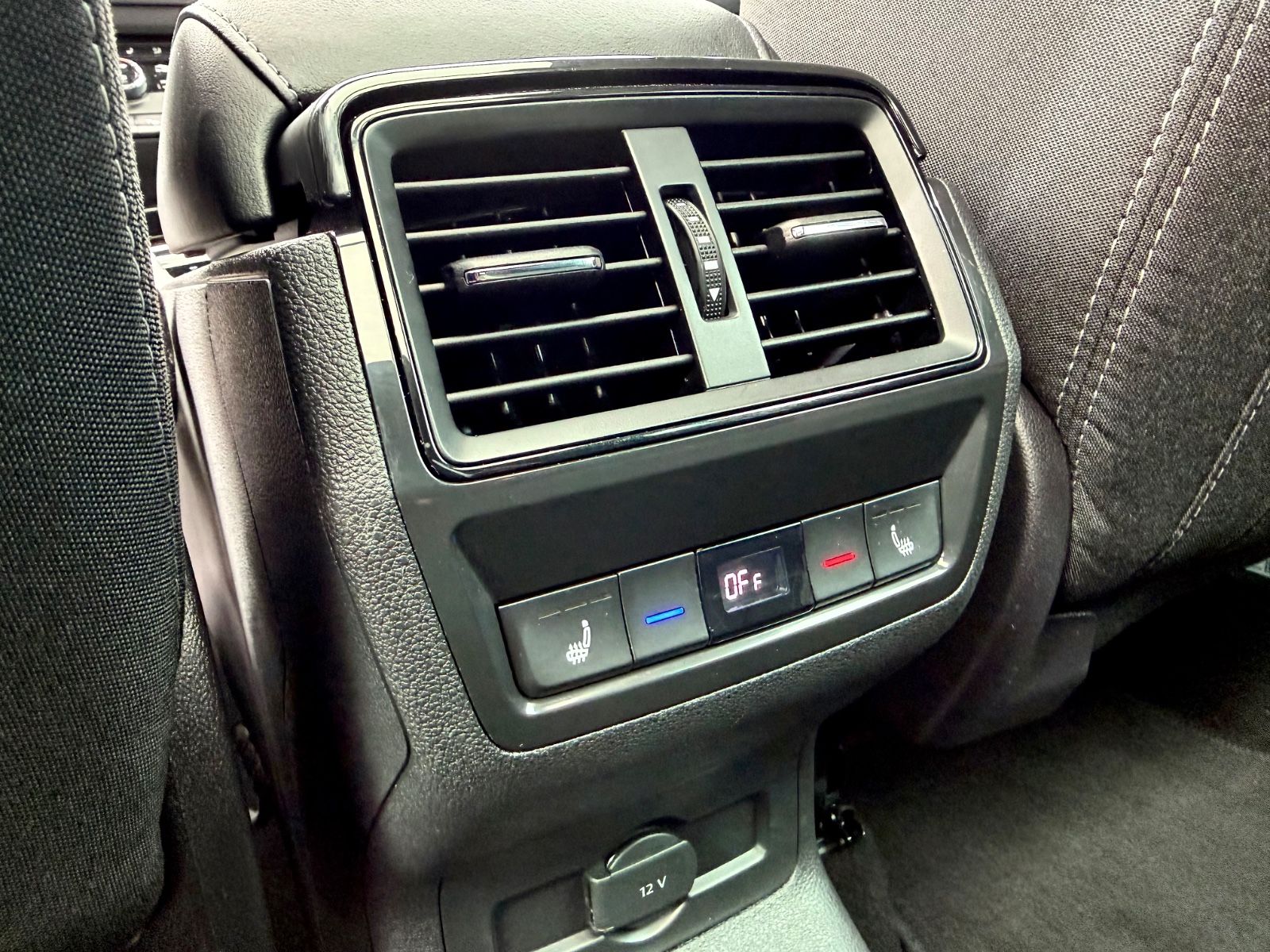 Skoda Karoq Sportline 2.0 TSI DSG 4x4/PANO/LED/ACC/AHK