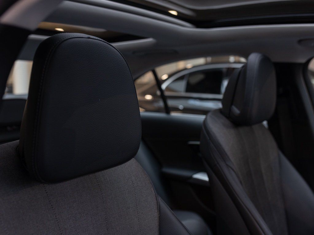 Mercedes-Benz E 220 d Avantgarde Advanced - Samsaru's Car Outlet