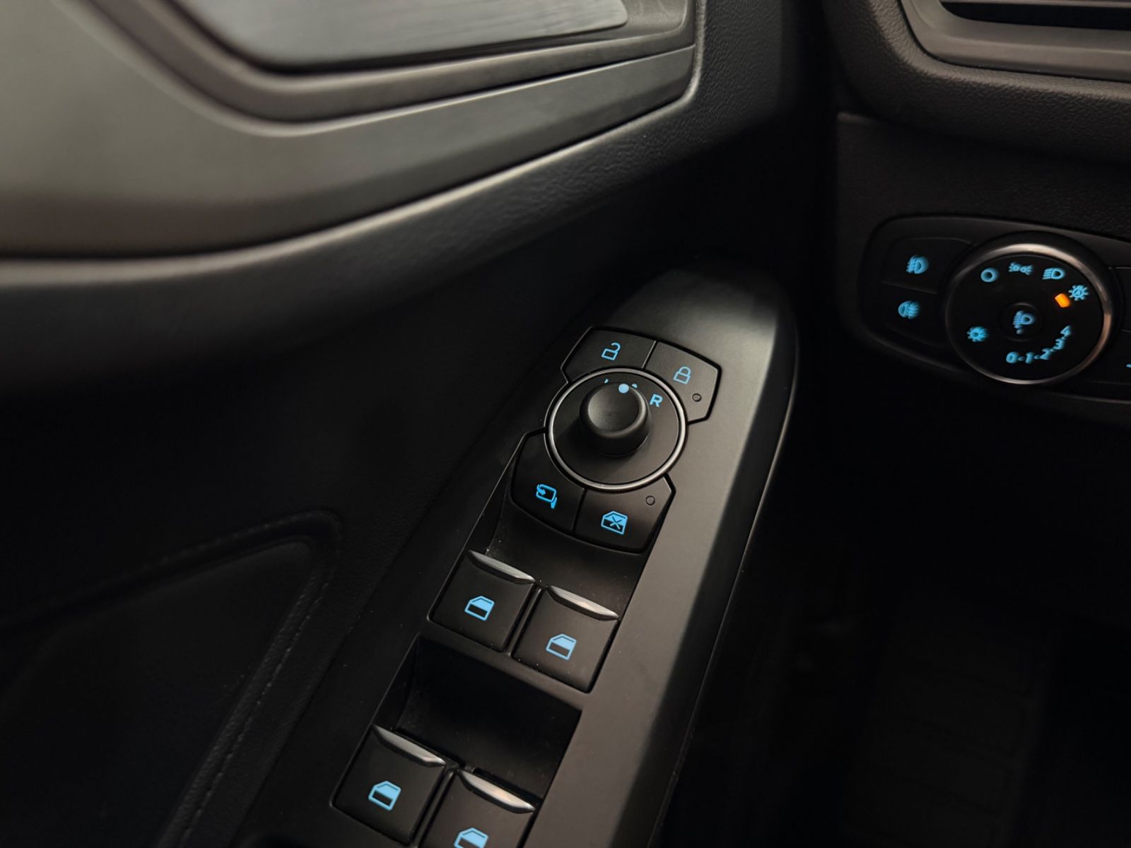 Ford Focus Turnier C&C*AUTOMATIK*KAMERA*TOT-W*ACC*
