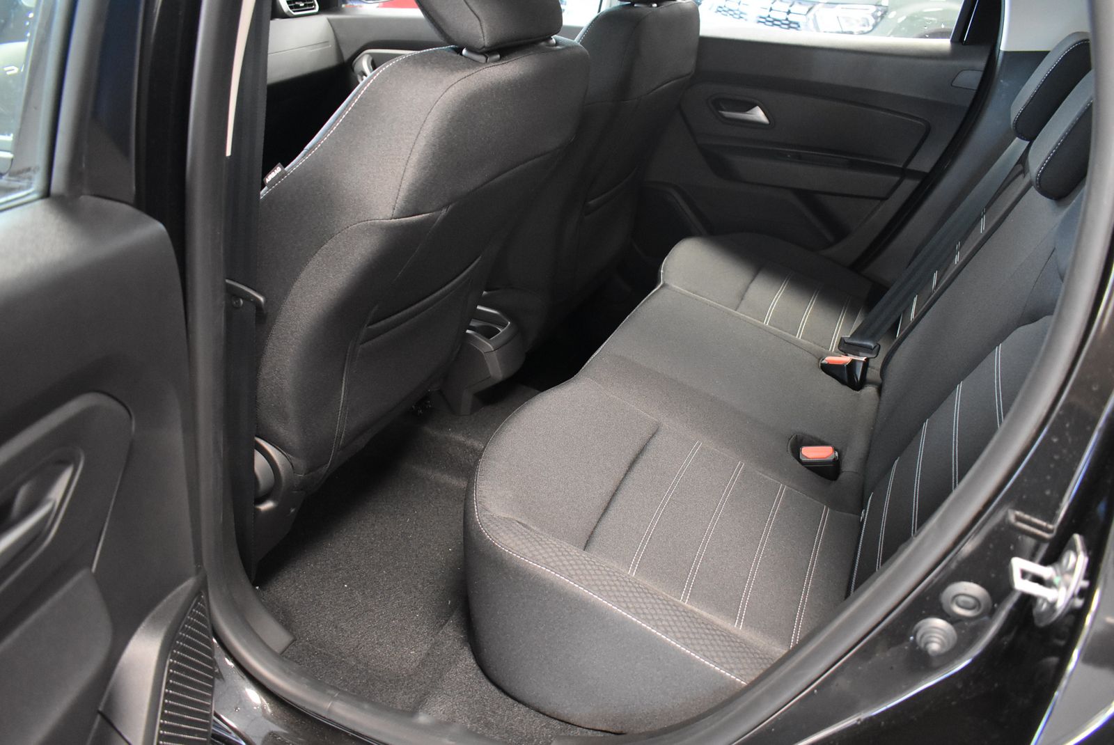 Dacia Duster 4WD - Samsaru's Car Outlet