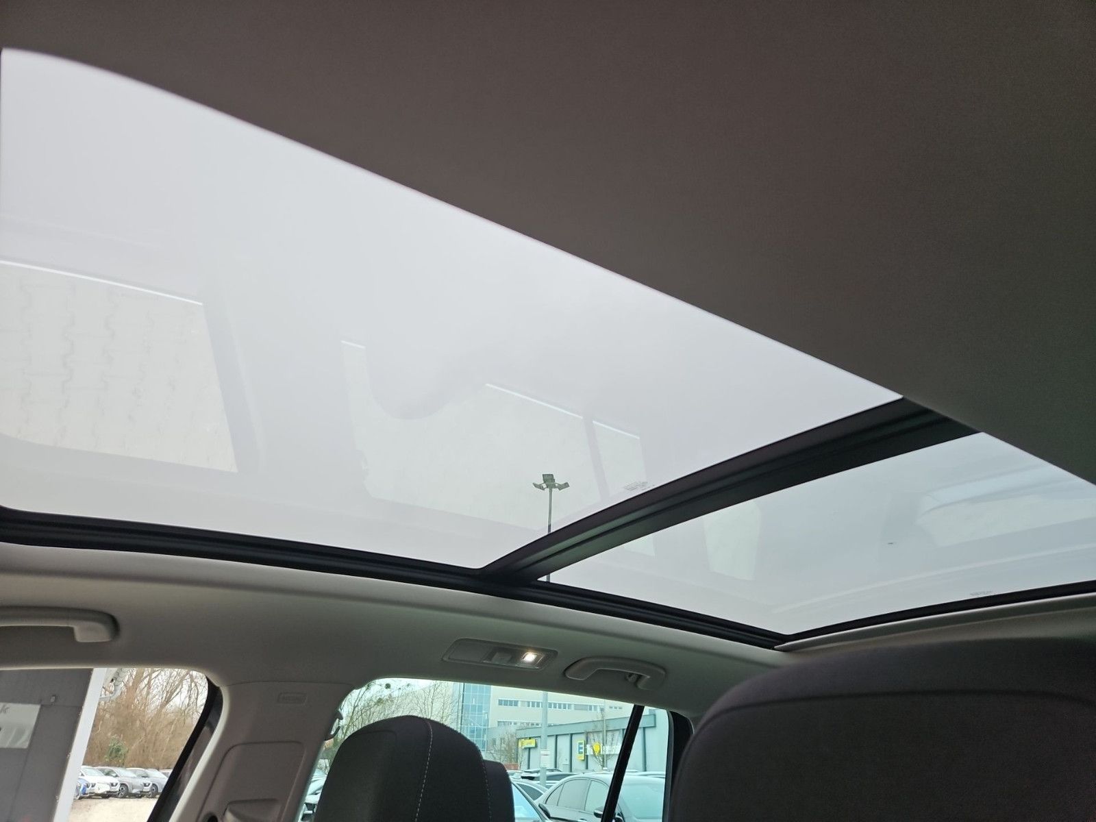 Volkswagen Tiguan 2.0 TDI Elegance 4Motion/NAVI/AHK/Matrix
