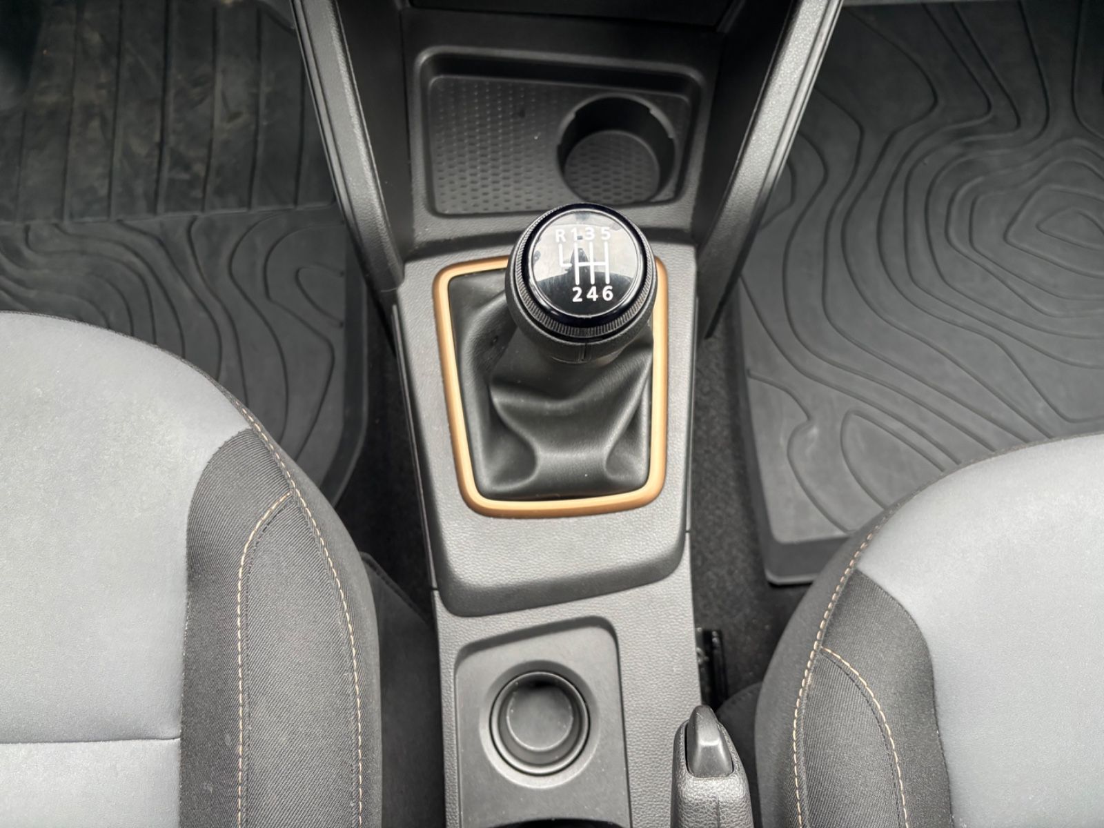 Dacia DUSTER - Samsaru's Car Outlet