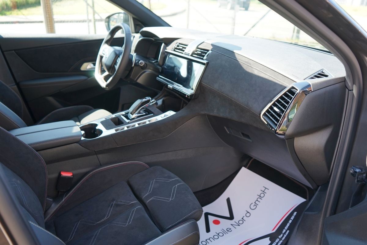 DS Automobiles DS7 (Crossback) Performance Line + 360 Kamera