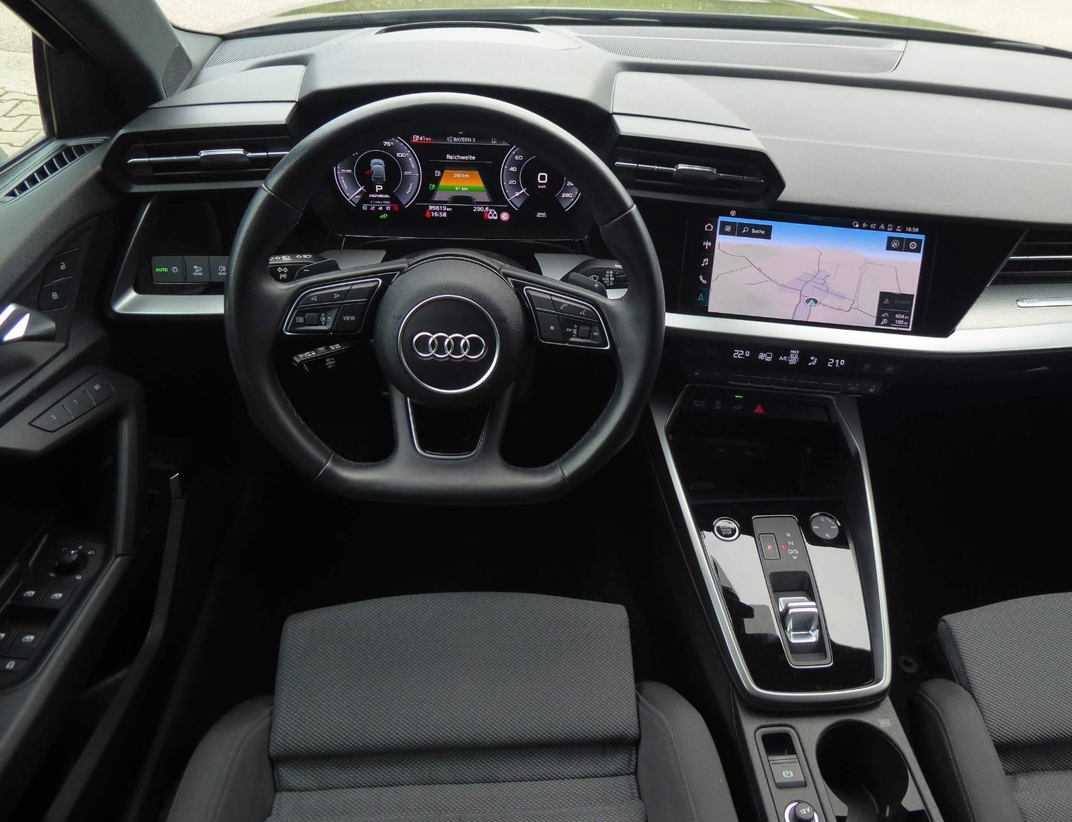 Audi A3 Sportback 45 TFSIe S-LINE/HEAD-UP/VIRTUAl/18"