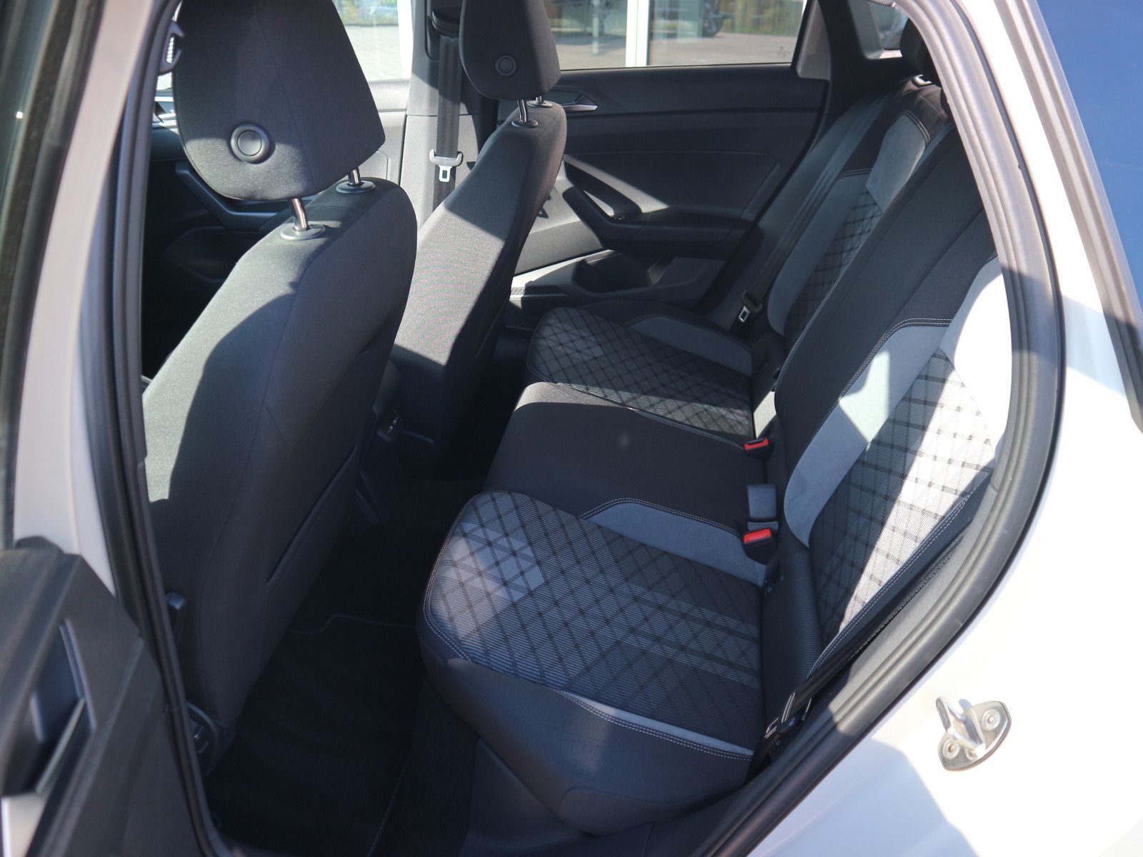 Volkswagen Taigo R-Line 1.5 TSI DSG - Samsaru's Car Outlet