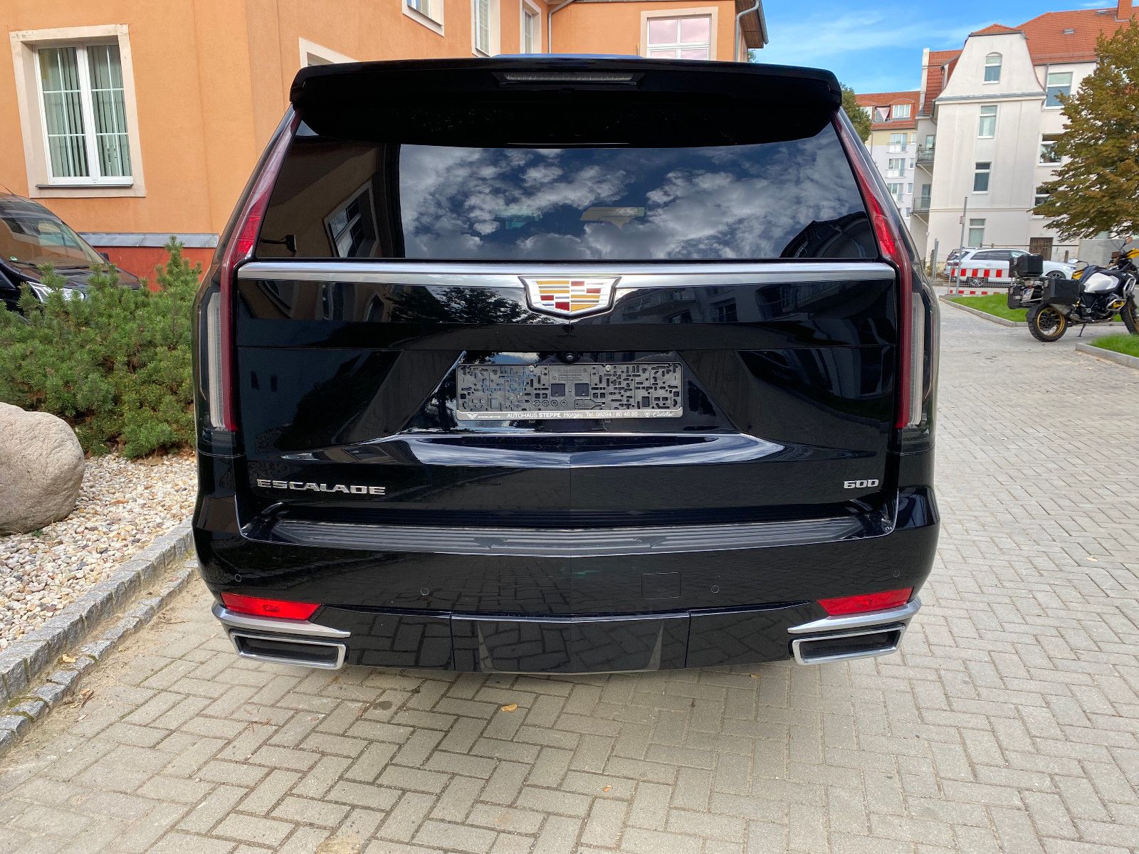 Cadillac Escalade ESV 4WD V8 Premium Platinum