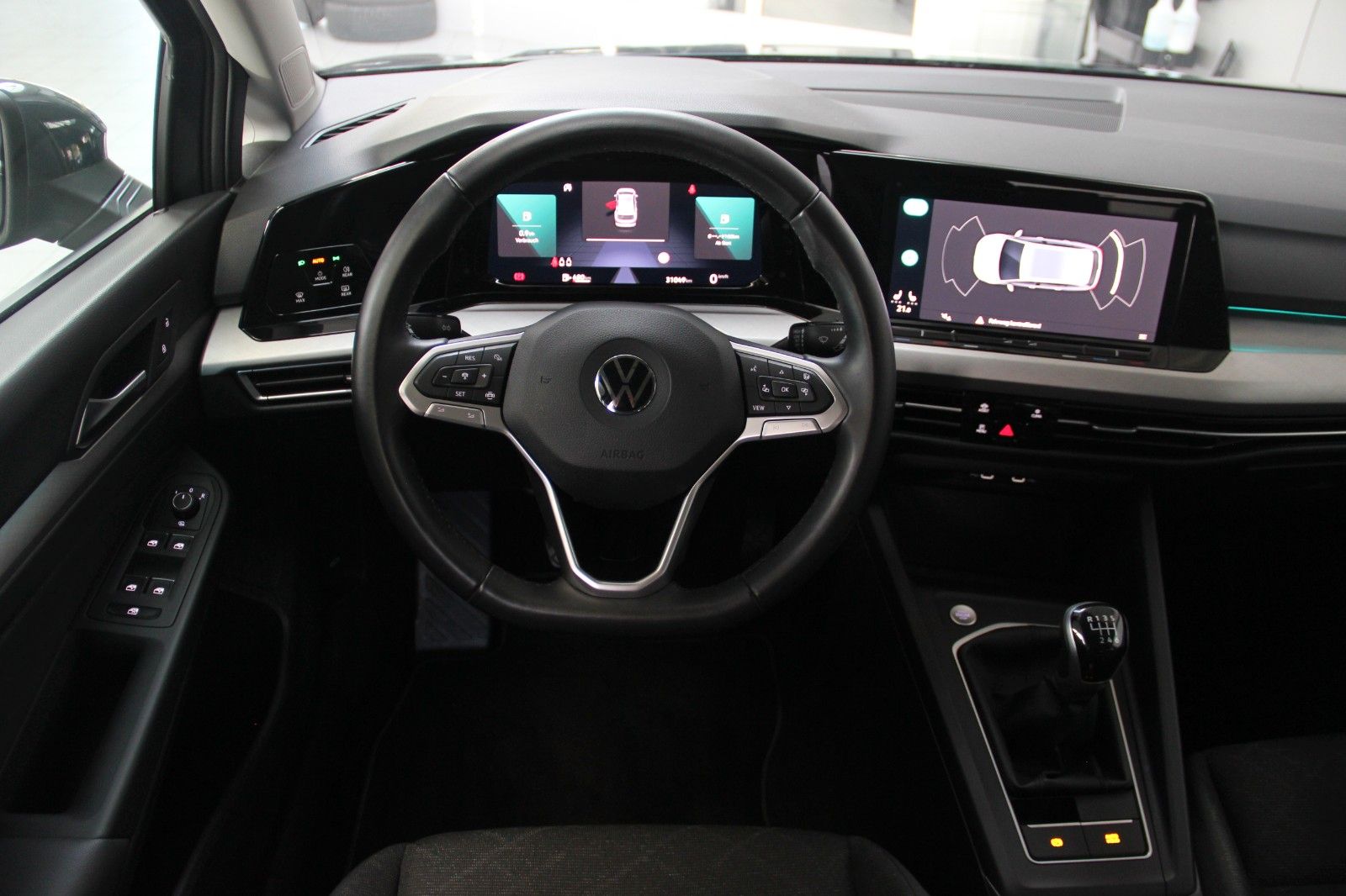 Volkswagen Golf 8 Life 1.5 TSI - Samsaru's Car Outlet