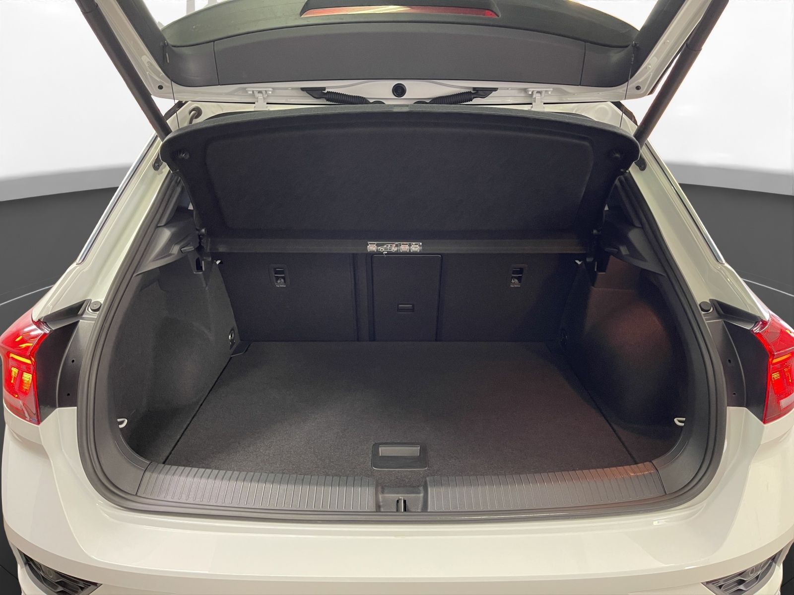 Volkswagen T-Roc 2.0 TSI 4M Sport R-Line - Samsaru's Car Outlet