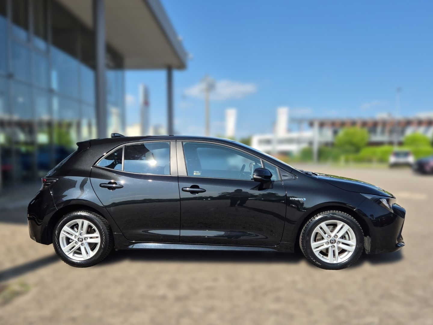 Toyota Corolla Hybrid Business Edition - Samsaru's Car Outlet