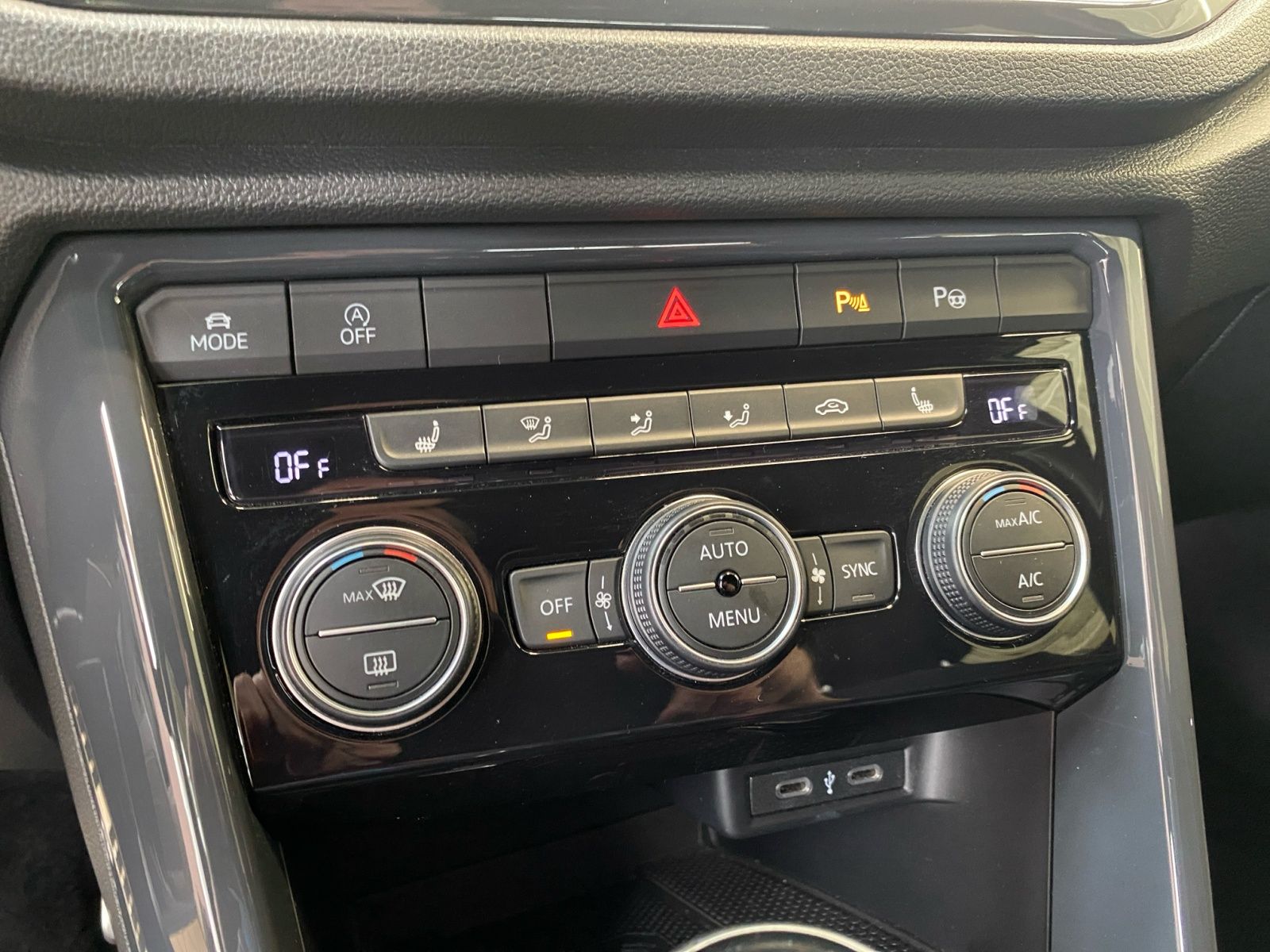 Volkswagen T-Roc Sport 1.5 TSI - Samsaru's Car Outlet