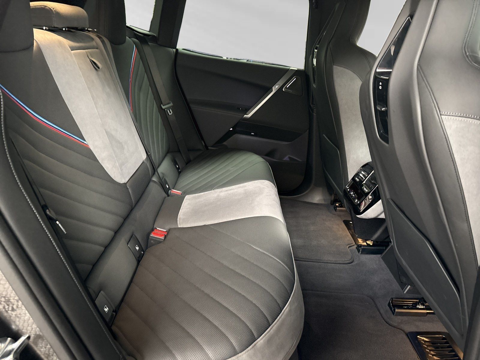 BMW iX M70 Lr. 985,- br. o.Anz. 42Mon/10`Km p.A.