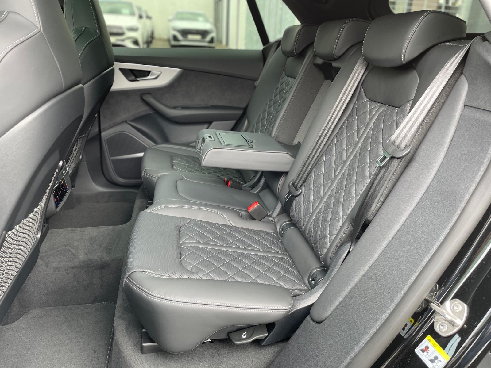 Audi Q8 50 TDI SLine - Samsaru's Car Outlet