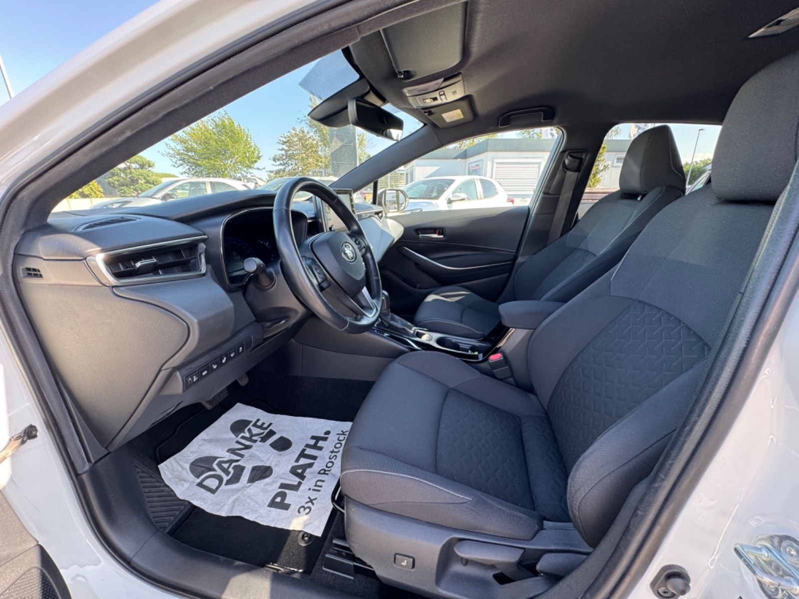 Toyota Corolla Hybrid - Samsaru's Car Outlet