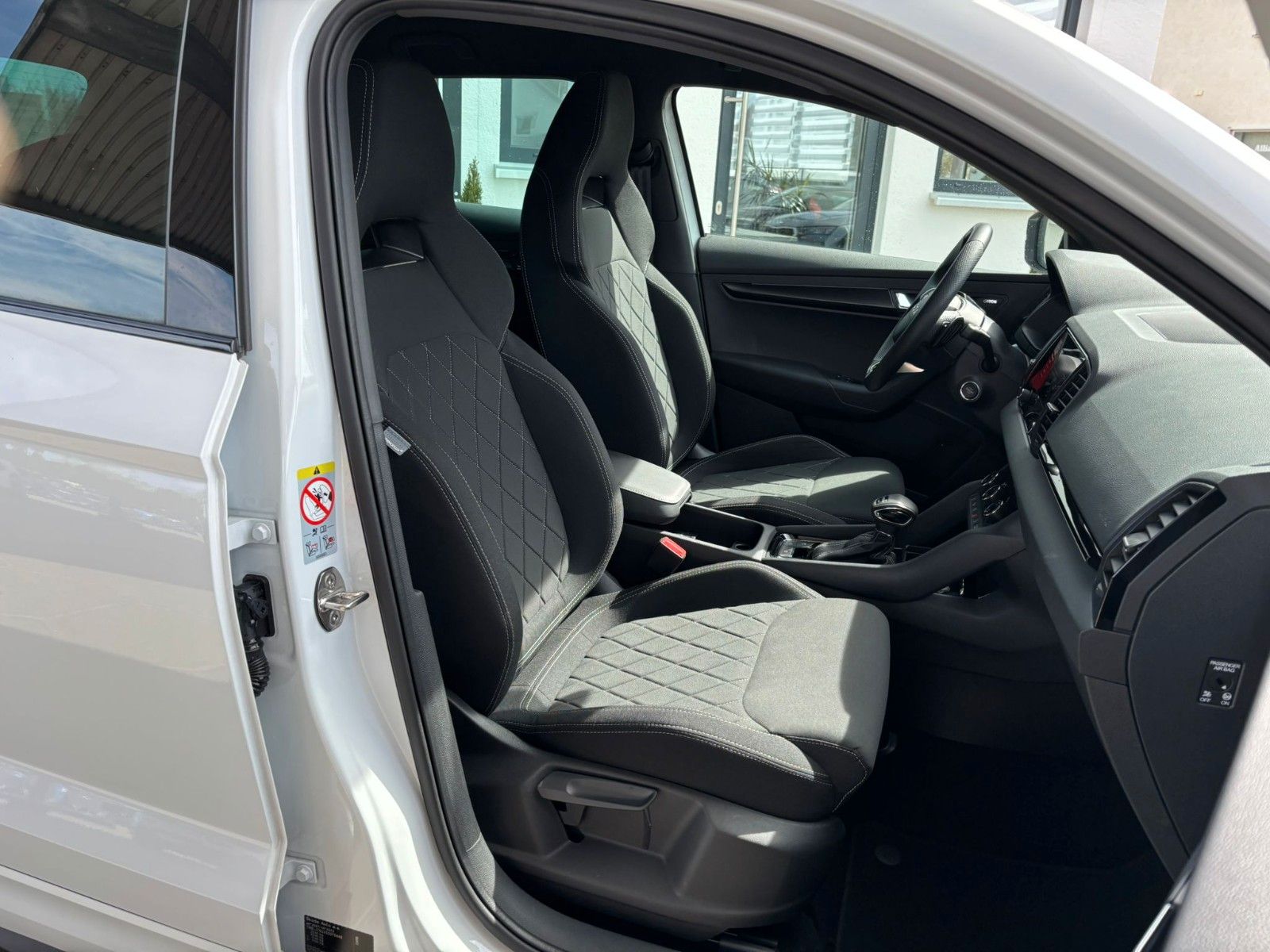 Skoda Karoq Sportline *AHK/Navi/SHZ/ACC/Garantie*